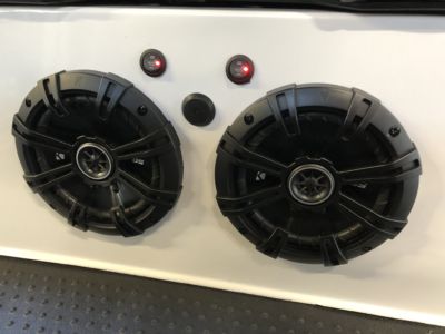 Dash Mounted 6.5" Speakers with BlueTooth Display